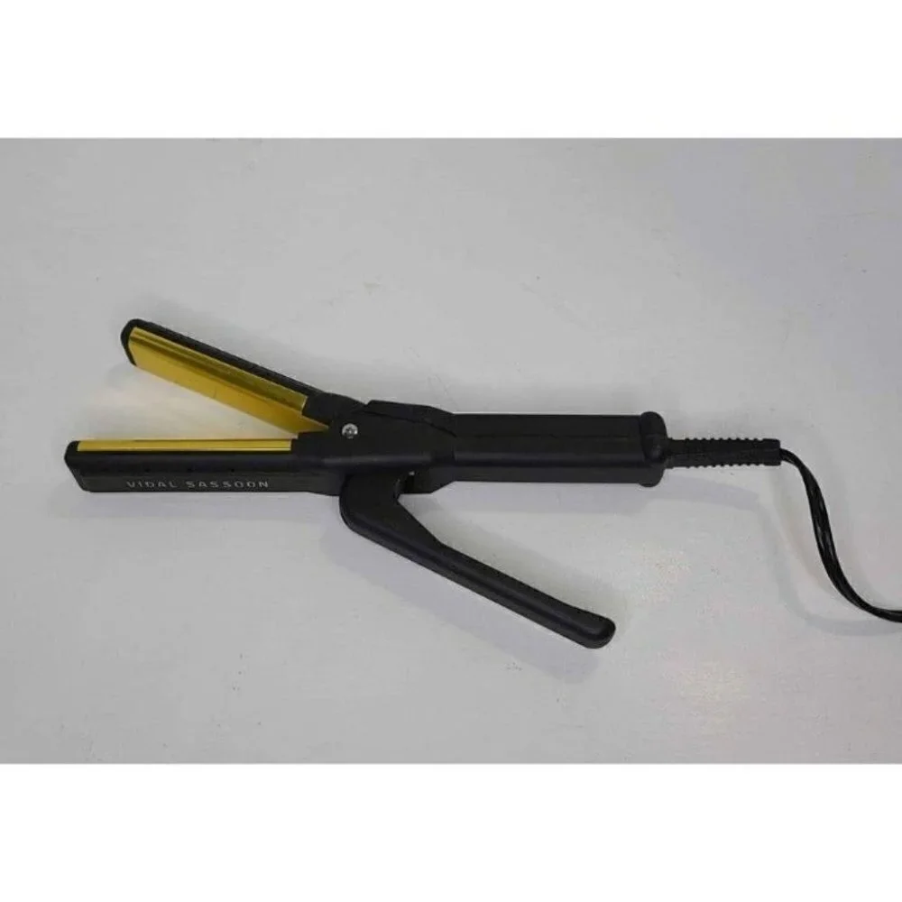 Vidal Sassoon VS190 Hair Straightener  1 1/2